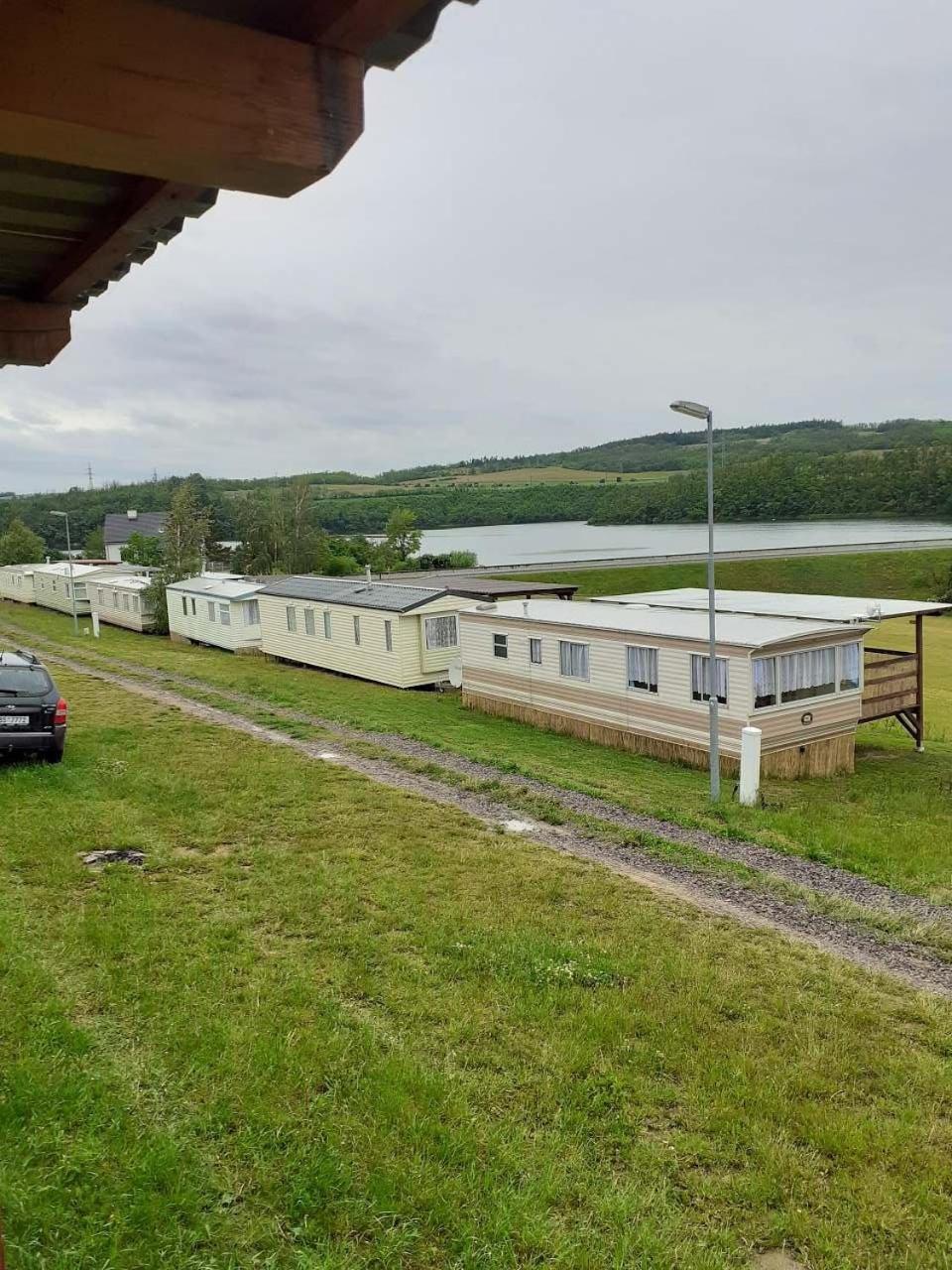 Mobilheim Na Louce Villa Vyrovice Luaran gambar