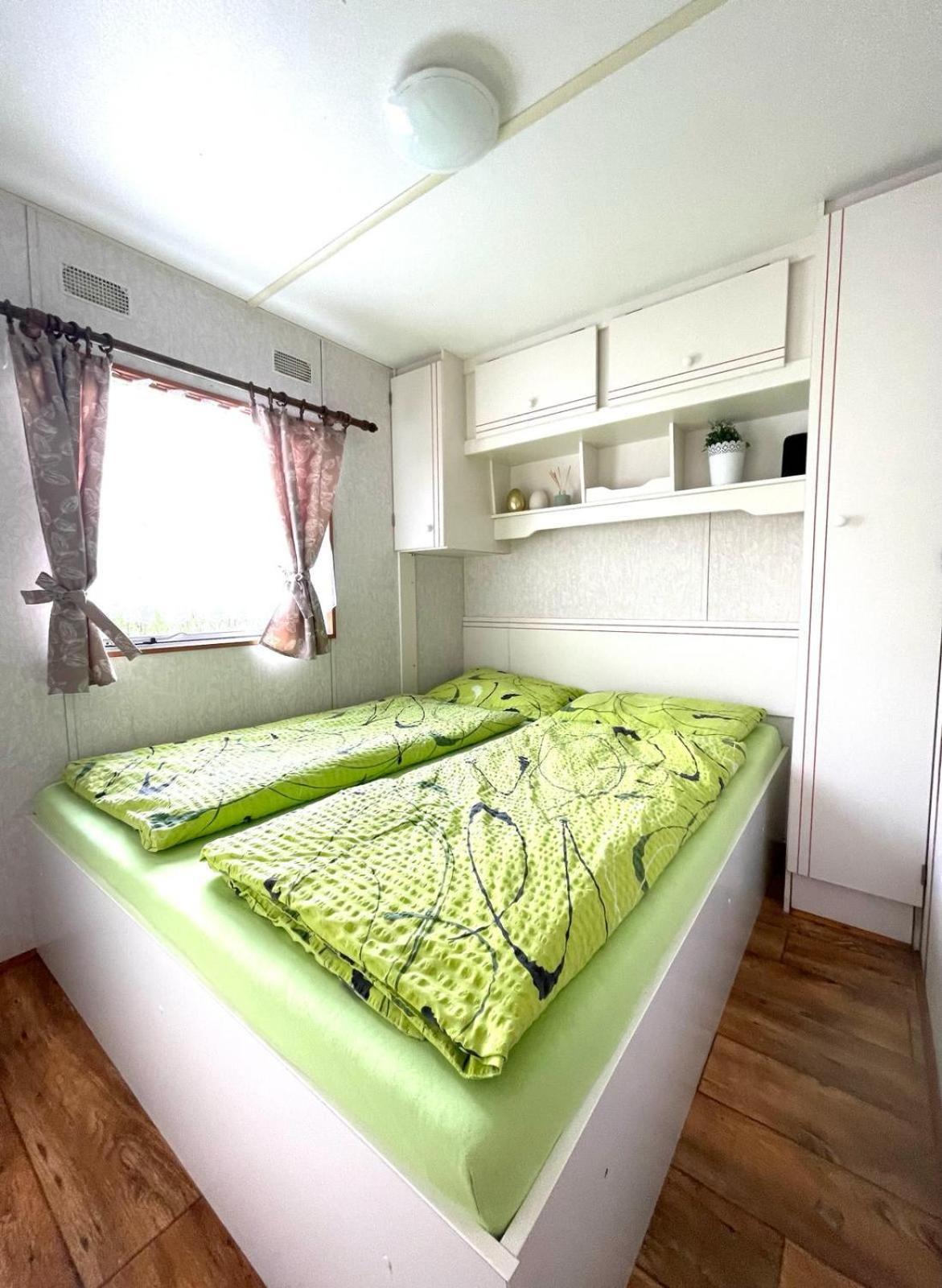 Mobilheim Na Louce Villa Vyrovice Luaran gambar